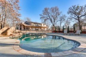 Kingston Home with Pickleball Steps to Lake Texoma!